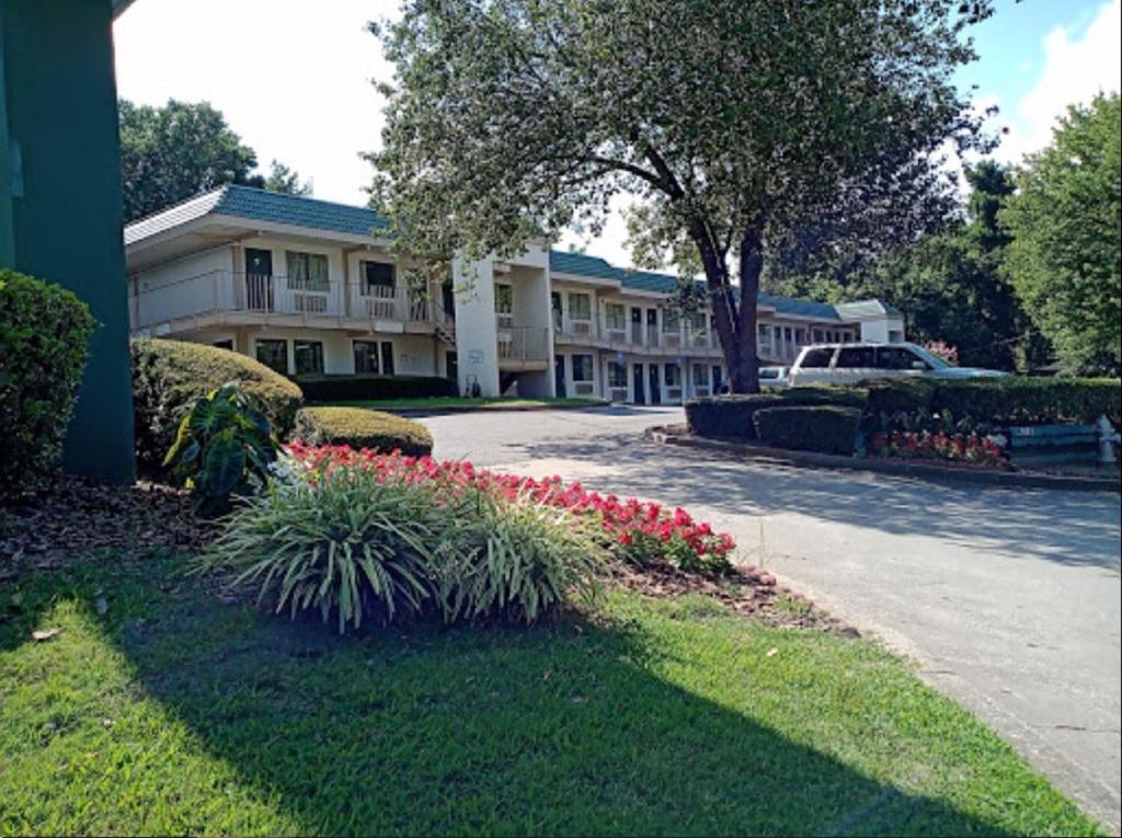 Masters Inn Atlanta Doraville Main image 1